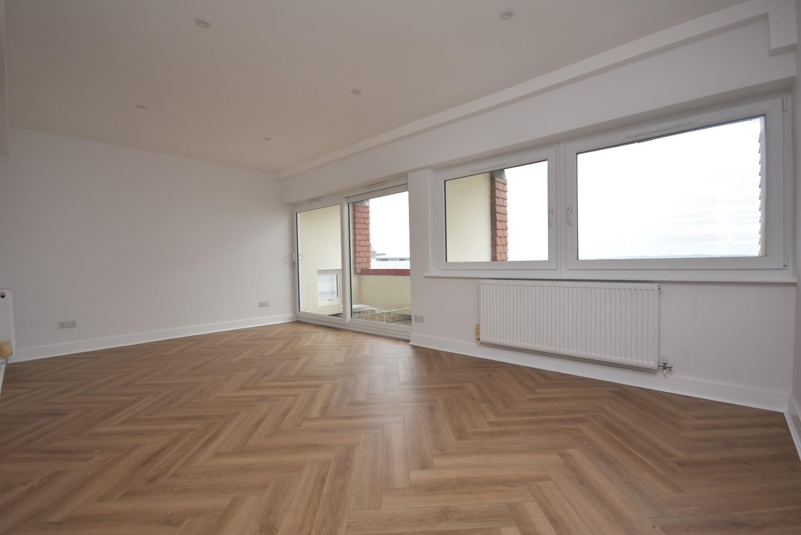 16 Windsor Court, The Esplanade, Penarth, CF64 3AT